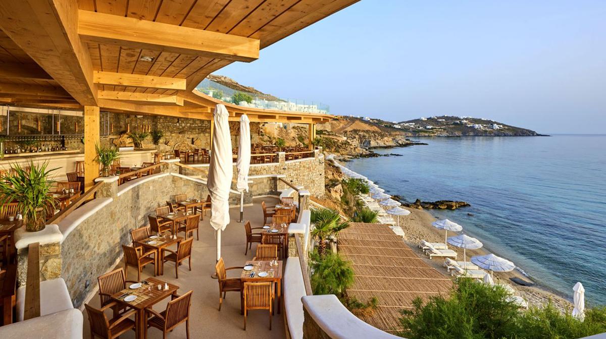 Serene Mykonos Seaside Oasis with Private Beach, Daily Breakfast & Roundtrip Airport Transfers