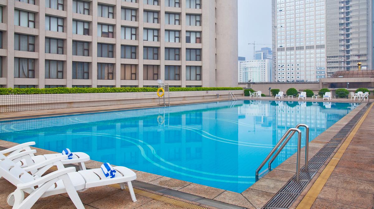 Zhanjiang City Stay with Outdoor Pool & Onsite Dining