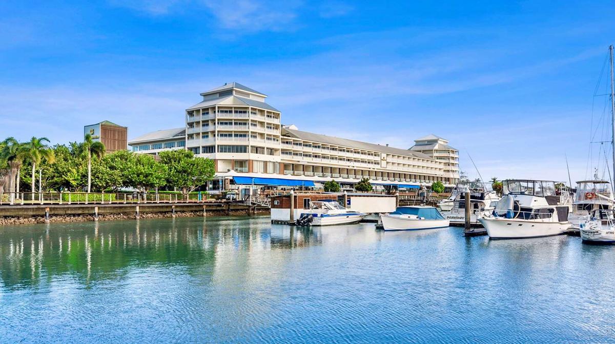 Cairns Five-Star Shangri-La Escape at the Gateway to the Great Barrier Reef