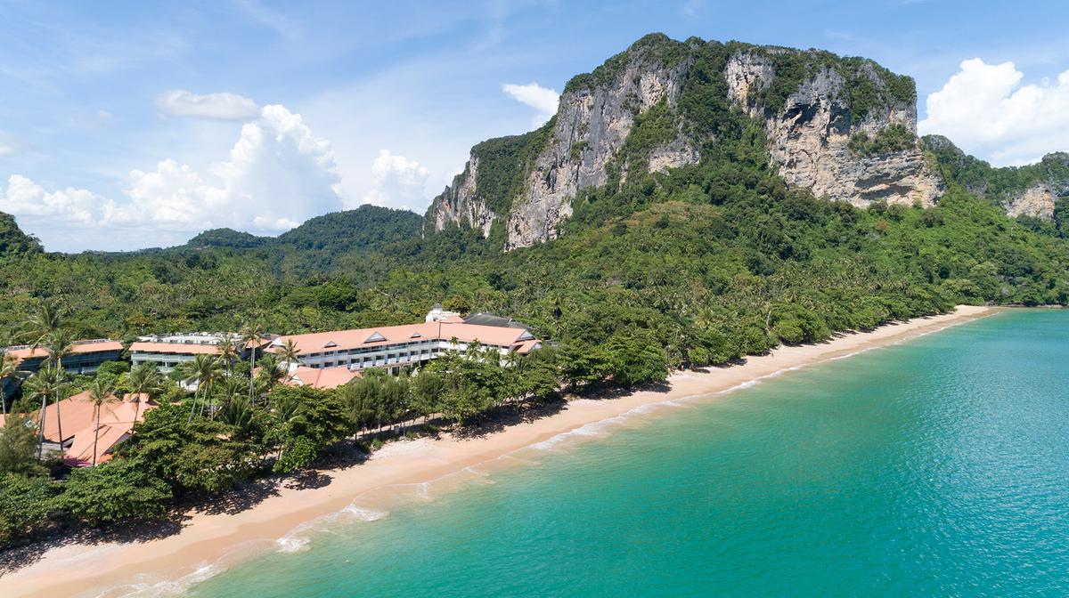 Chic Cliffside Krabi Hideaway with Rooftop Bar