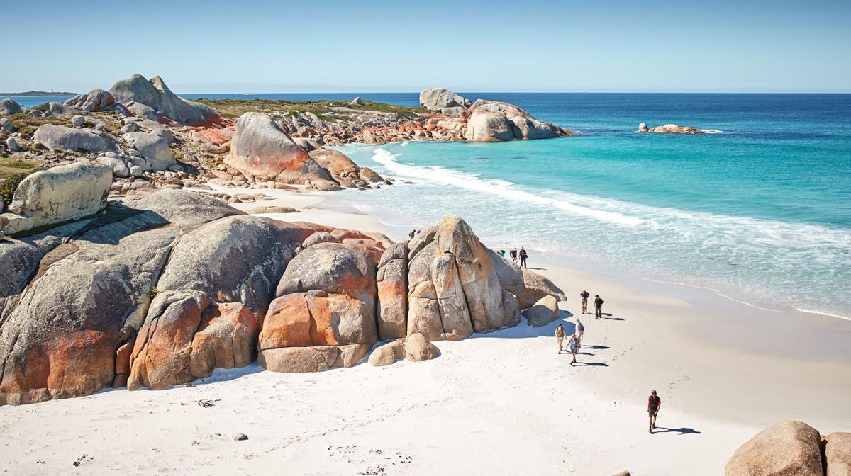 Tasmania Bay of Fires 2023: 4-Day Small-Group Walking Tour from Launceston with Boutique Farmhouse Stay & All Meals