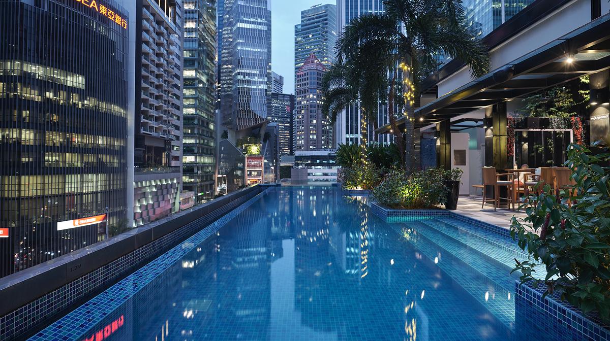 Five-Star Singapore Heritage Glamour with Daily Breakfast & Nightly Free-Flow Drinks Hour