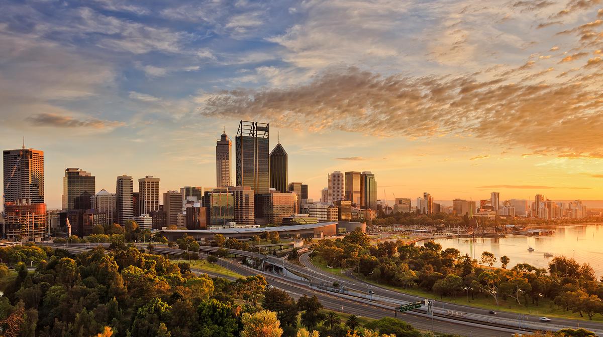 Perth CBD Hideaway Minutes from Perth Arena with Daily Breakfast