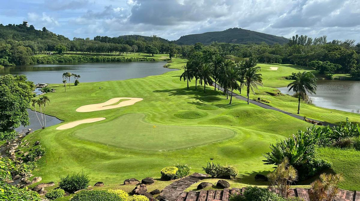 Phuket Golfing Tour with Luxury Beachside Stay, Farewell Dinner, Sports Massage & Four 18-Hole Caddie Rounds