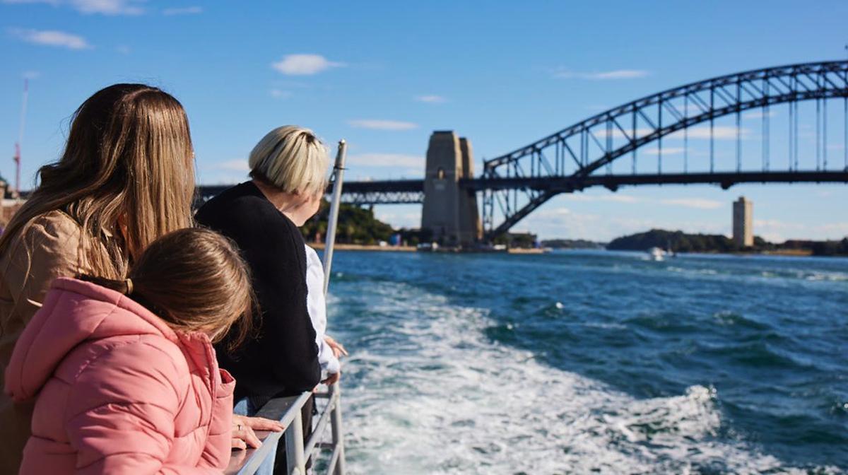 Sydney: Morning or Afternoon 1.5-Hour Sydney Harbour Sightseeing Cruise