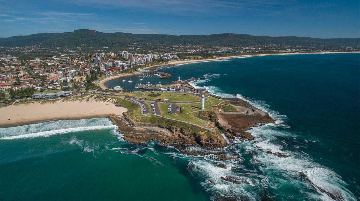 Trendy Coastal Escape in the Heart of Wollongong 