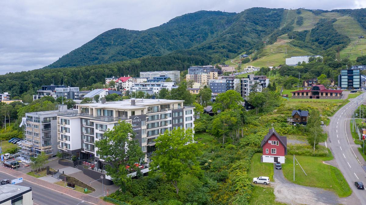 Top-Rated Niseko Suites in the Heart of Hirafu Village with Michelin-Starred Restaurant & Welcome Breakfast Hamper