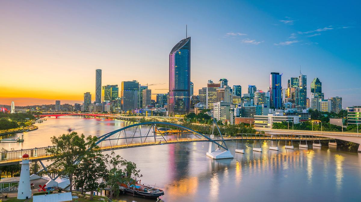 Central Brisbane Ovolo Glamour with Daily Breakfast & Nightly Drinks