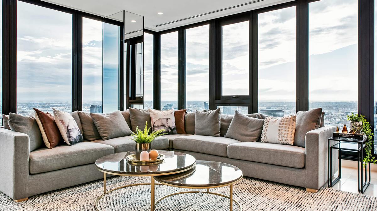 Platinum Penthouse: Modern South Melbourne Escape with Skyline Views for up to Eight Guests