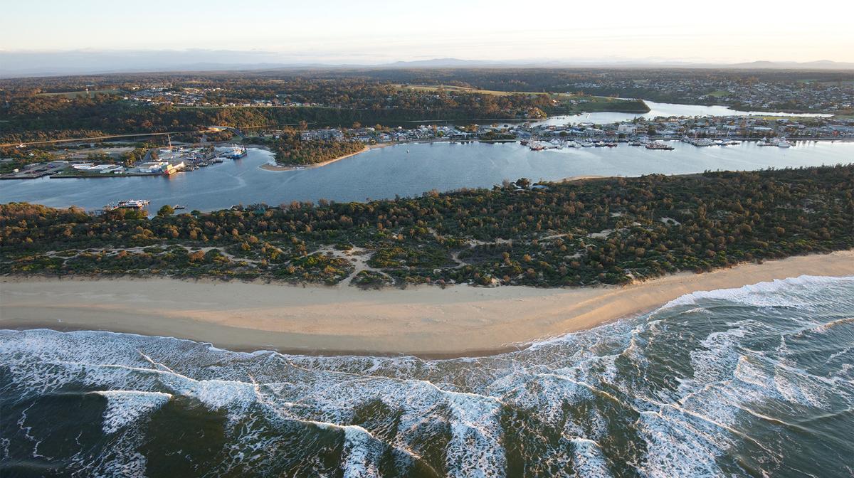 Gippsland Lakes Boutique Waterside Motel on Lakes Entrance Esplanade