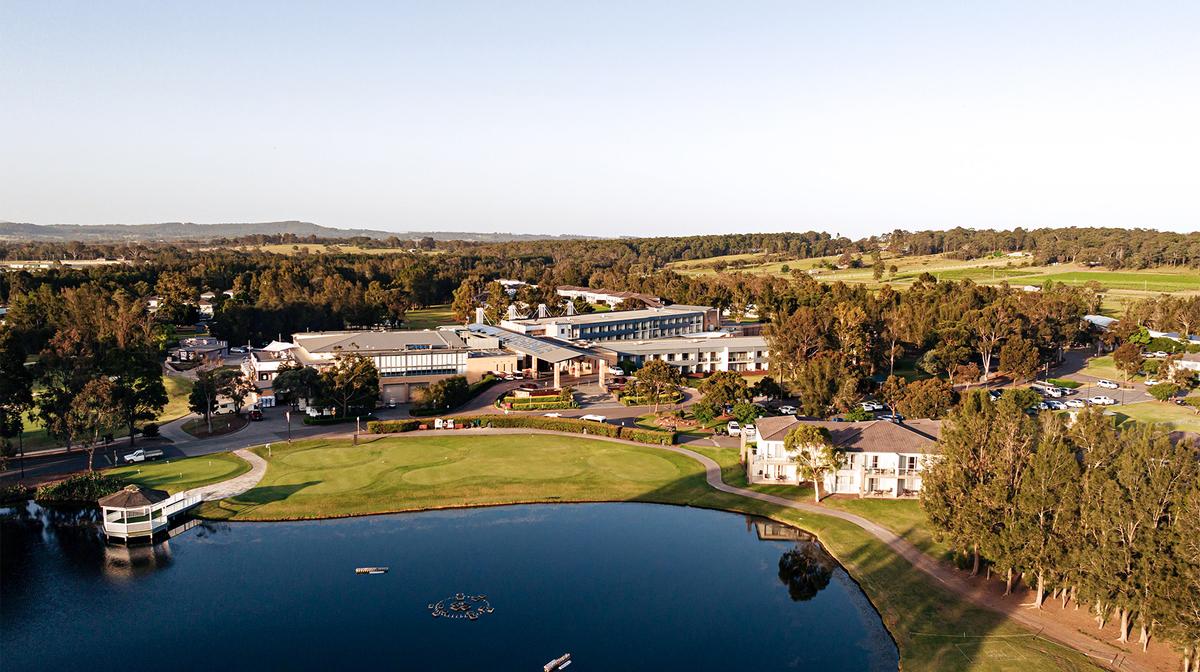 Hunter Valley Wine Country Hideaway with Daily Breakfast, Nightly Cocktails & Wine Tastings