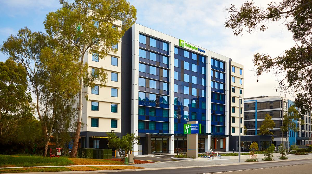 Sydney Macquarie Modern Escape with Grab & Go Breakfast Bar
