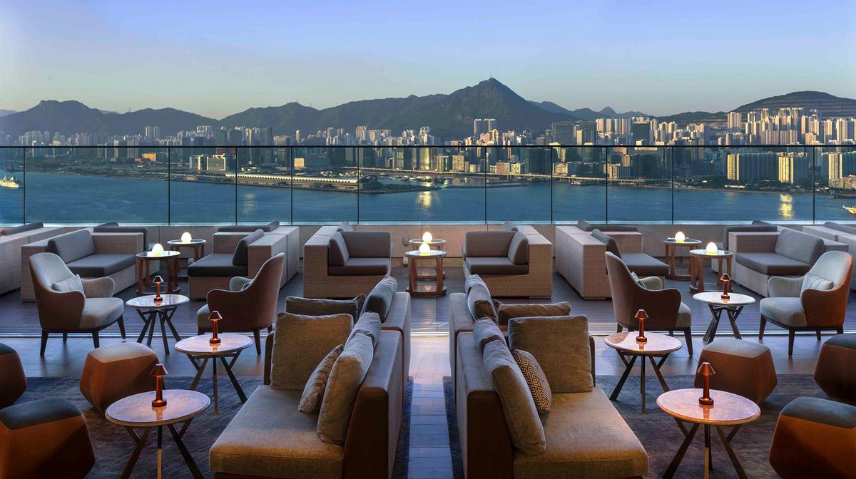 Hong Kong Lifestyle Retreat overlooking Victoria Harbour with Rooftop Bar, Daily Breakfast & Nightly Drinks