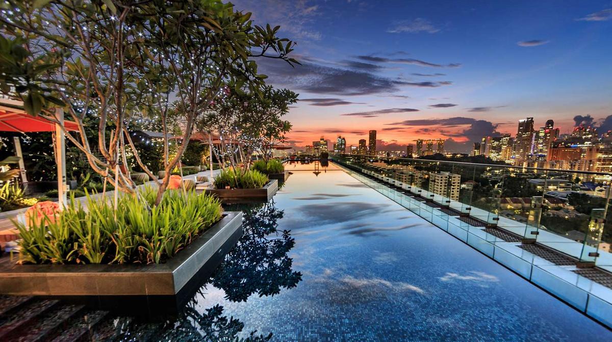 Award-Winning Singapore Cosmopolitan Hideaway by Shangri-La with Rooftop Infinity Pool