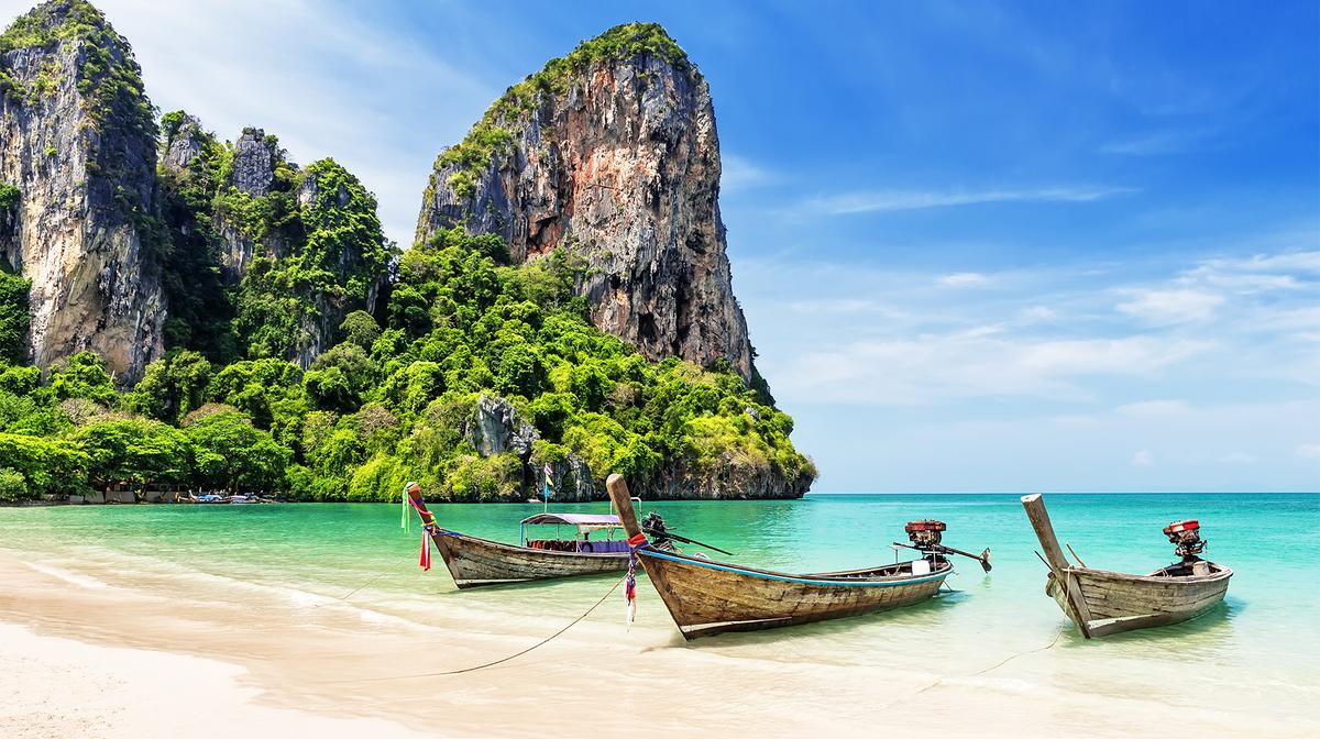 Classic Thailand Small-Group Tour with Phuket Beach Stay, Chiang Mai Cooking Class & Internal Flights