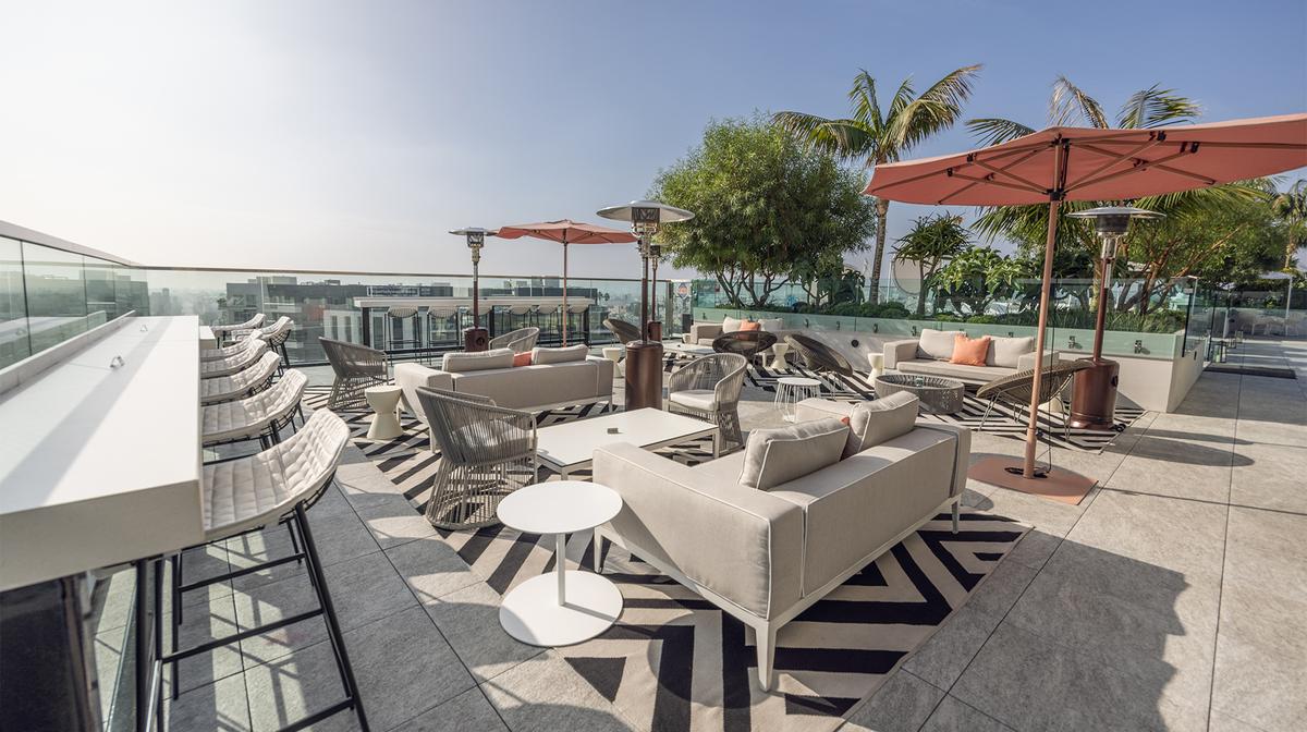 Glamourous Los Angeles City Break with Rooftop Pool & Bar Overlooking the Hollywood Sign