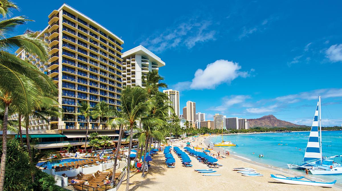 Iconic Outrigger Waikiki Beachfront Escape with Daily Breakfast & Daily Drinks