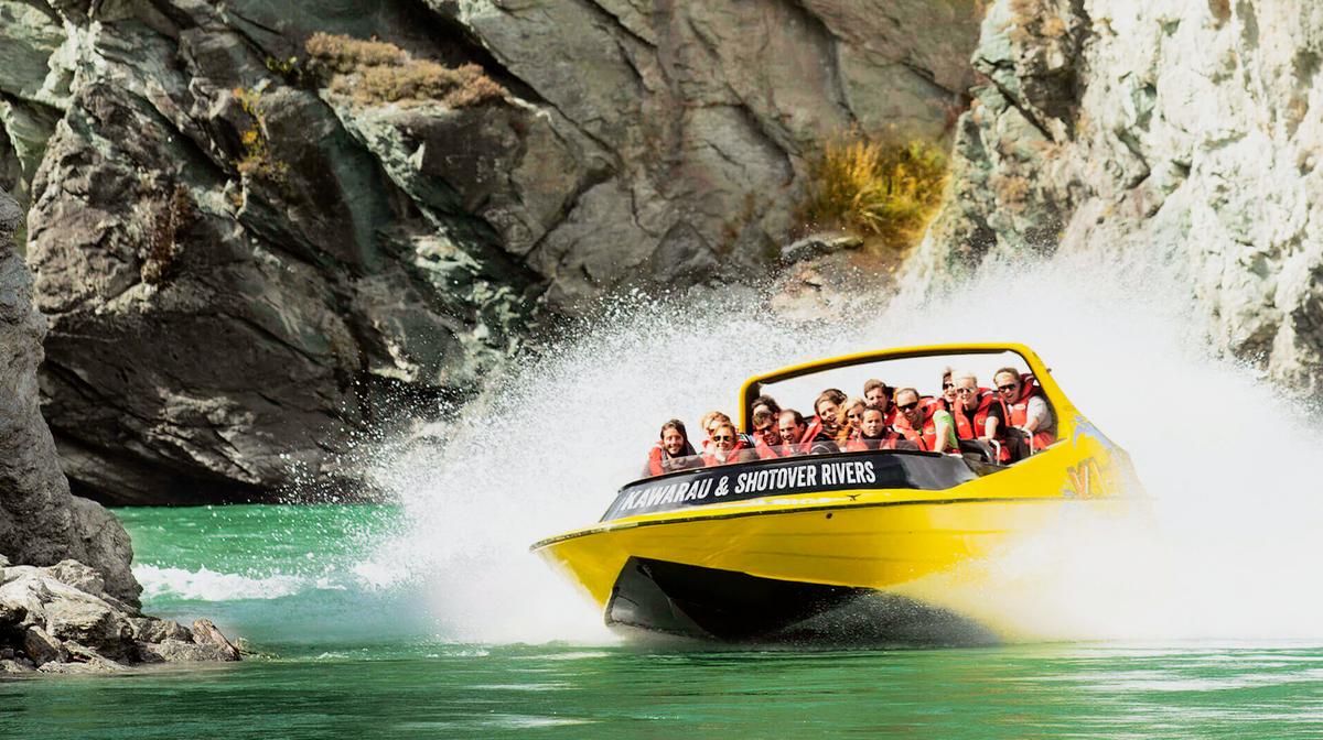 Queenstown: Thrilling One-Hour Jet Boat Ride Experience