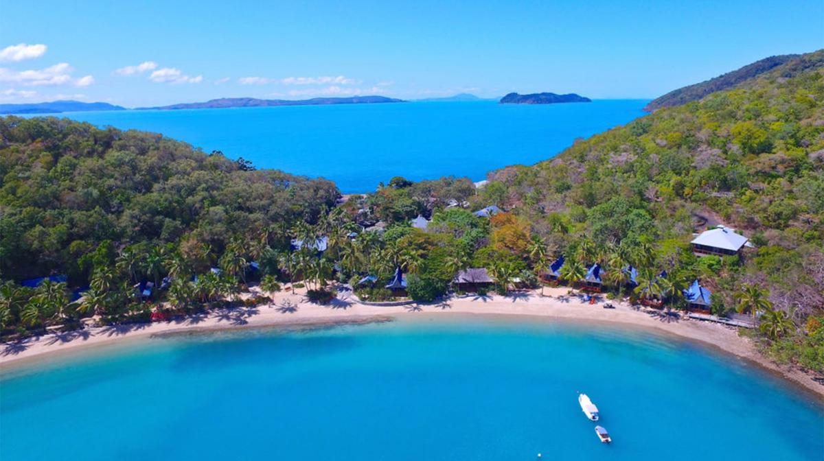 Whitsundays Adults-Only Beachfront Private Bure Escape with Daily Breakfast, Nightly Drinks & A$50 Dining Credit