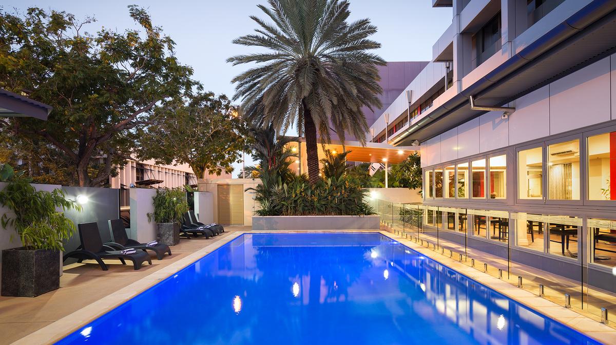 Darwin CBD Haven Minutes from Mindil Beach with Daily Breakfast, Dining Credit & Wine