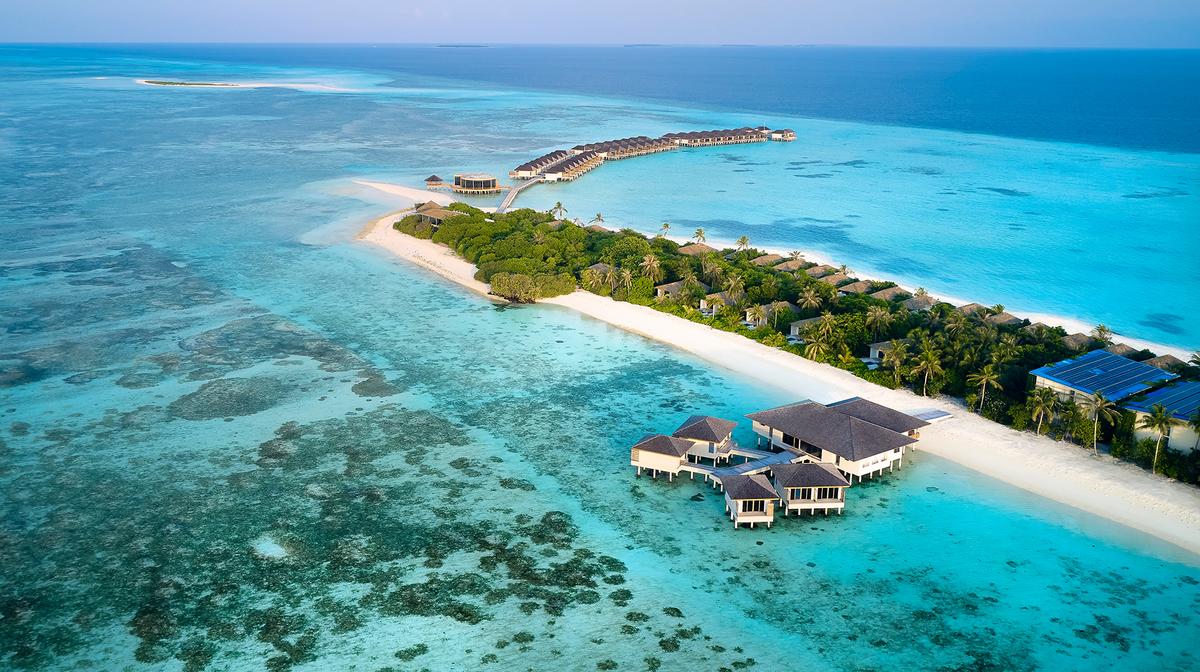 Five-Star Maldives Villas with All-Inclusive Daily Dining, Free-Flow Drinks & Roundtrip Seaplane Transfers