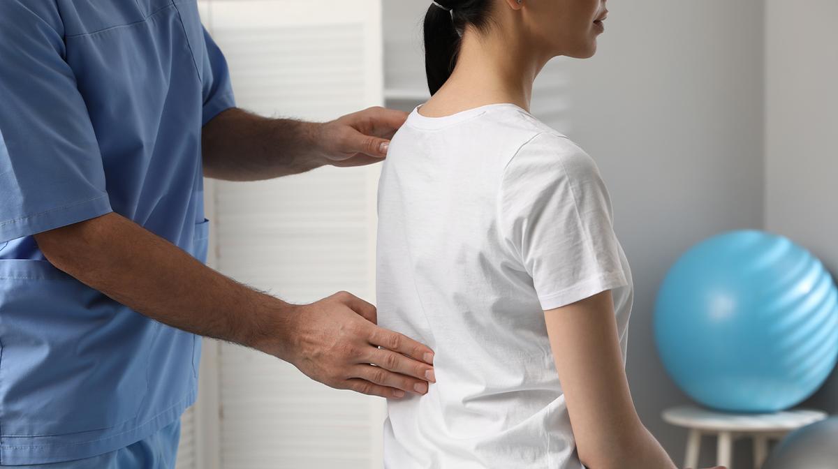 Sydney: 30-Minute Remedial Massage with Chiropractic Consultation Packages 