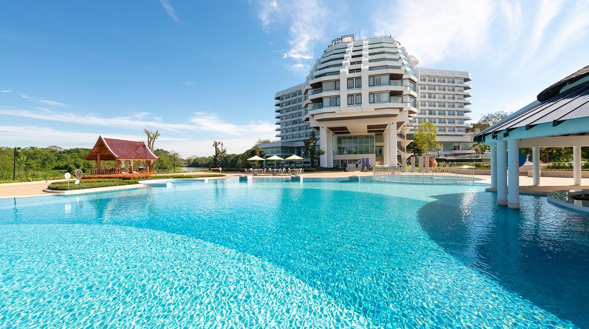 Elegant Five-Star Chiang Rai Riverside Escape with Mini Waterpark & Three Restaurants