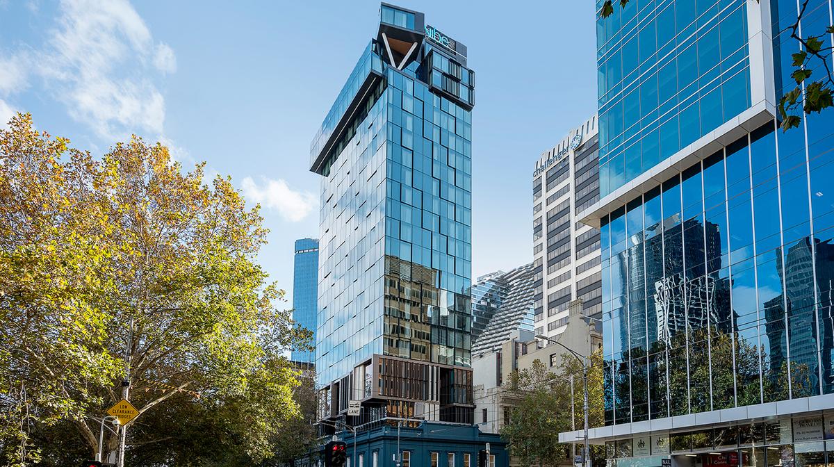 Central Melbourne Riverside Escape