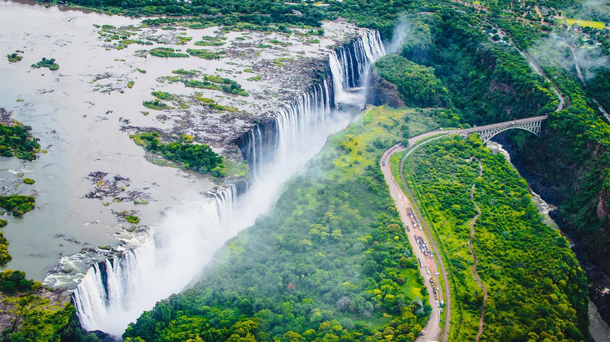 South Africa: 8-Day Small-Group Luxury Safari Tour with Five-Star Lodge Stays, Game Drives & Victoria Falls Cruise