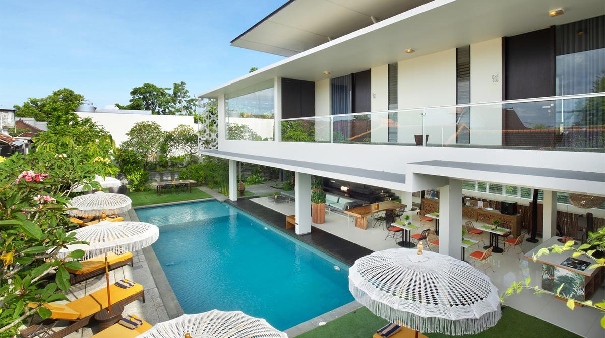 No.1-Rated Bali Private Pool Villas next to Seminyak & Canggu with Beach Club Passes & Daily Breakfast