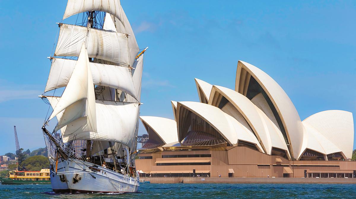 Sydney: Set Sail on a Two-Hour Tall Ship Lunch Cruise on the Harbour with Optional Drinks Upgrade