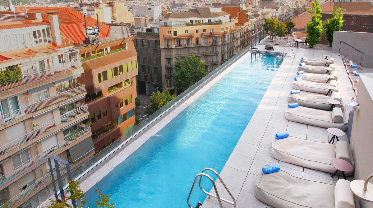 Luxury Barcelona Escape with Daily Breakfast, Rooftop Pool & Michelin-Starred Restaurant 