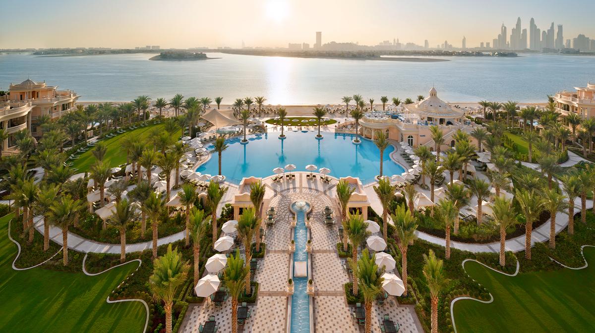 Raffles Dubai Palm Jumeirah Luxury with Guaranteed Room Upgrade, Daily Breakfast & Daily Lunch or Dinner