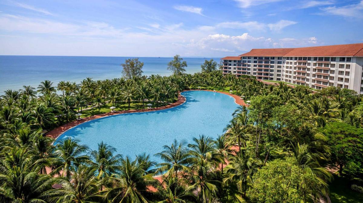 Phu Quoc Beachfront Retreat with Glistening Outdoor Pool & Tranquil Spa