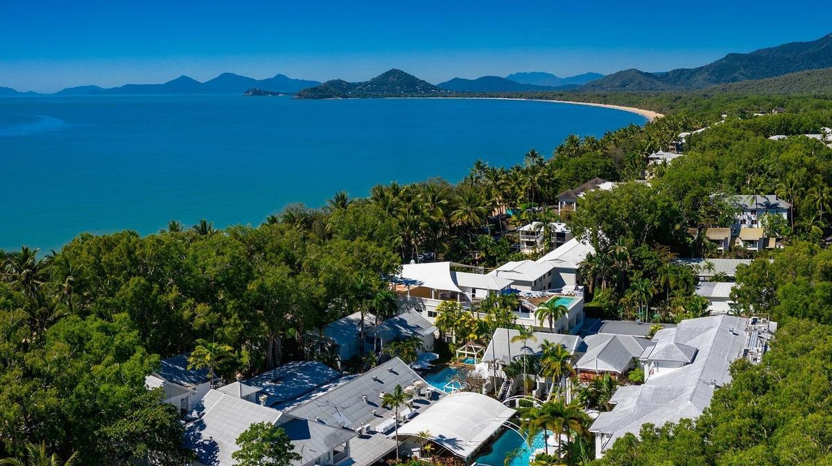Award-Winning Adults-Only Palm Cove Retreat with Daily Breakfast, Nightly Drinks & A$300 Dining Credit