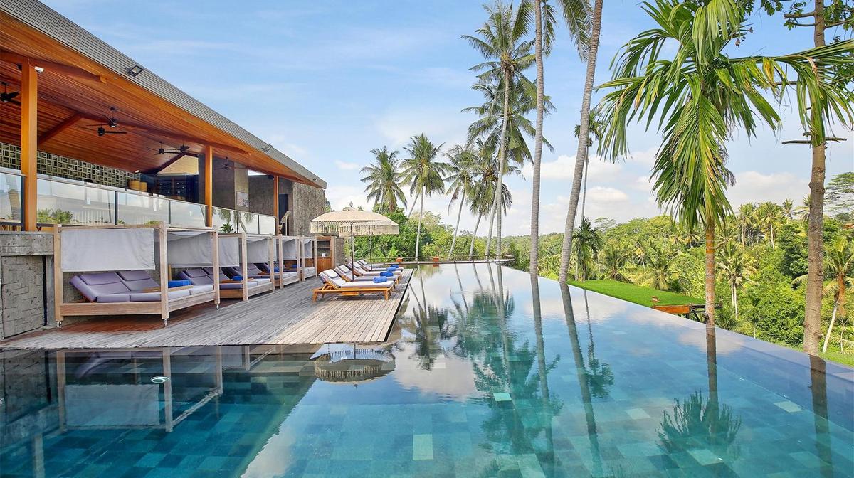 Romantic Ubud Suite Escape with Infinity Pool 