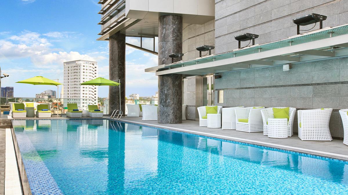 Sophisticated Ho Chi Minh City Stay with Rooftop Bar, Daily Breakfast & Executive Lounge Access