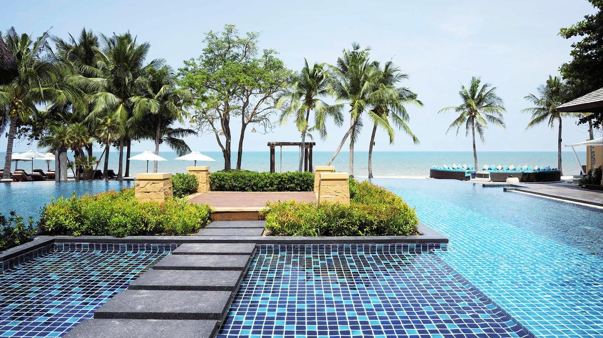 Ultimate Mövenpick Luxury: Five-Star Bangkok & Hua Hin Stays with Daily Dining, Cocktails & Private Transfers