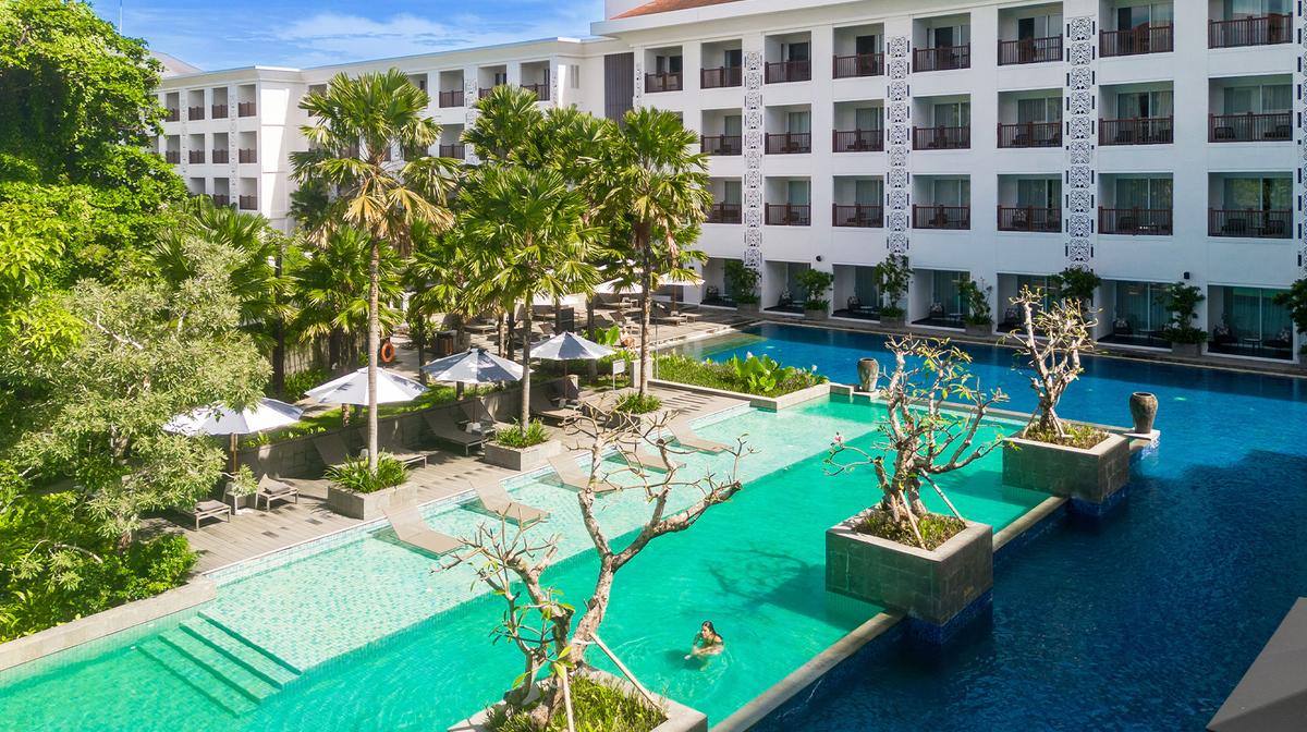 Bali's First-Ever Grand Mercure Seminyak with Daily Breakfast, Massages & Nightly Free-Flow Cocktail Hour