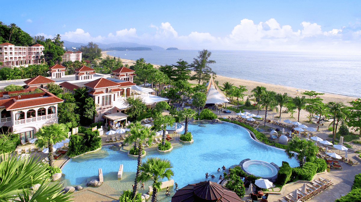 Phuket Seaside Paradise on Karon Beach with Daily Breakfast, Daily Lunch or Dinner & Nightly Free-Flow Cocktail Hour
