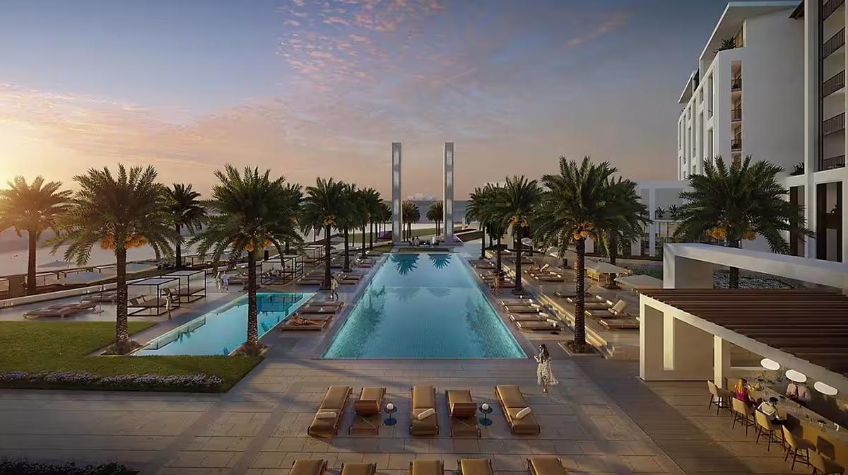 Muscat Luxury Overlooking the Shatti Al-Qurum Beachfront with Five Onsite Eateries & Traditional Spa