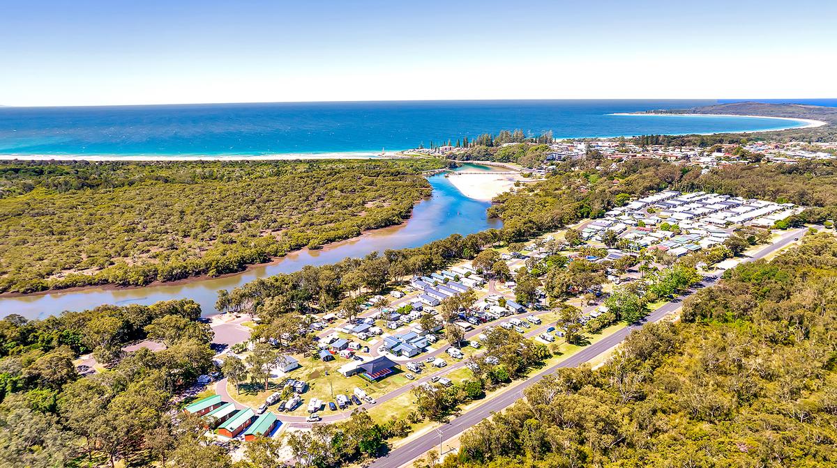 Family-Friendly NSW Waterfront Villas One Hour from Port Macquarie