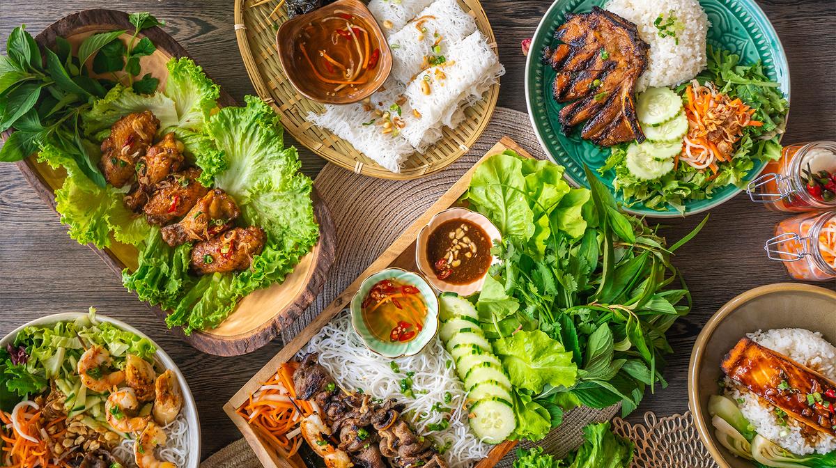 Vietnam Expert-Designed 2024 Small-Group Foodie Tour with Michelin-Starred Dining, Five-Star Stays & Ha Long Bay Cruise