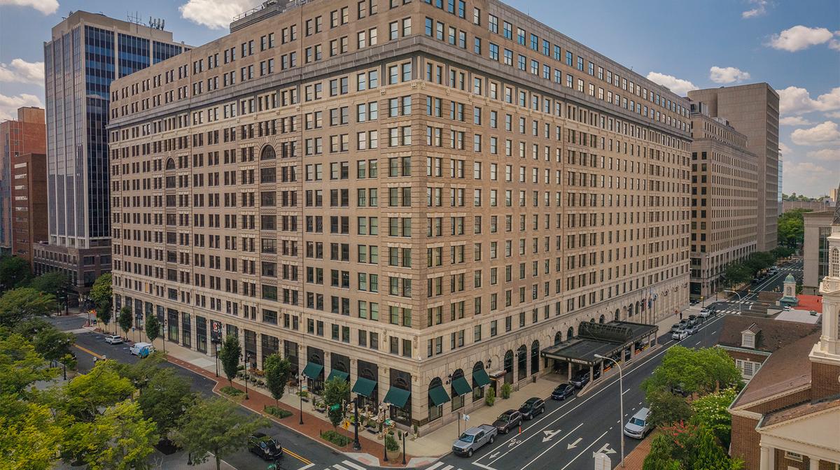 Lavish Heritage Hotel in Delaware with French Restaurant & Patisserie