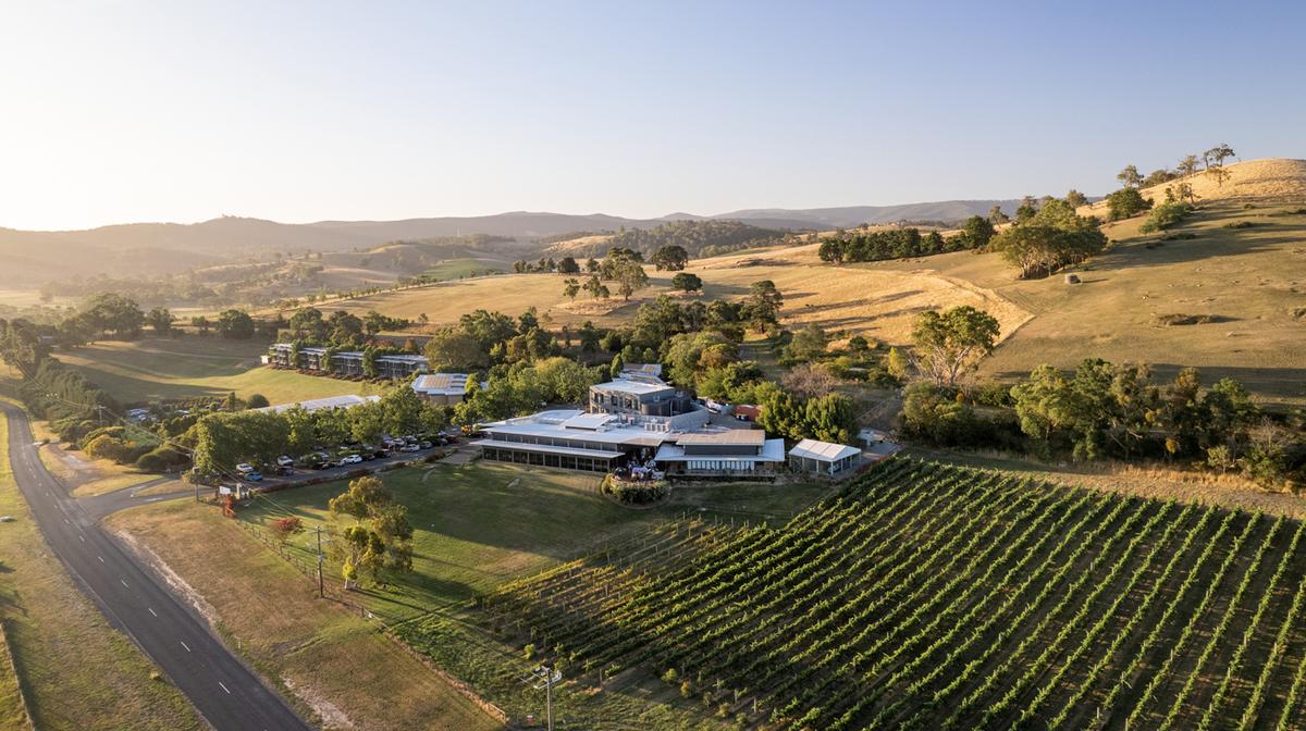 Boutique Yarra Valley Vineyard Romance with Daily Breakfast, Wine Tasting & A$100 Resort Credit