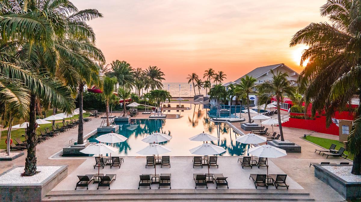 Thailand Serene Hua Hin Retreat with Beachfront Pool & Daily Breakfast