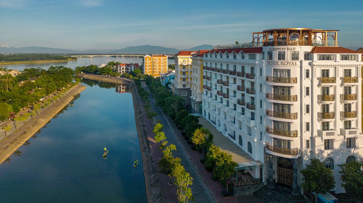 Five-Star Hoi An Haven with Rooftop Pool, Daily Breakfast, Nightly Free-Flow Drinks Hour & 2.5-Hour Spa Treatment