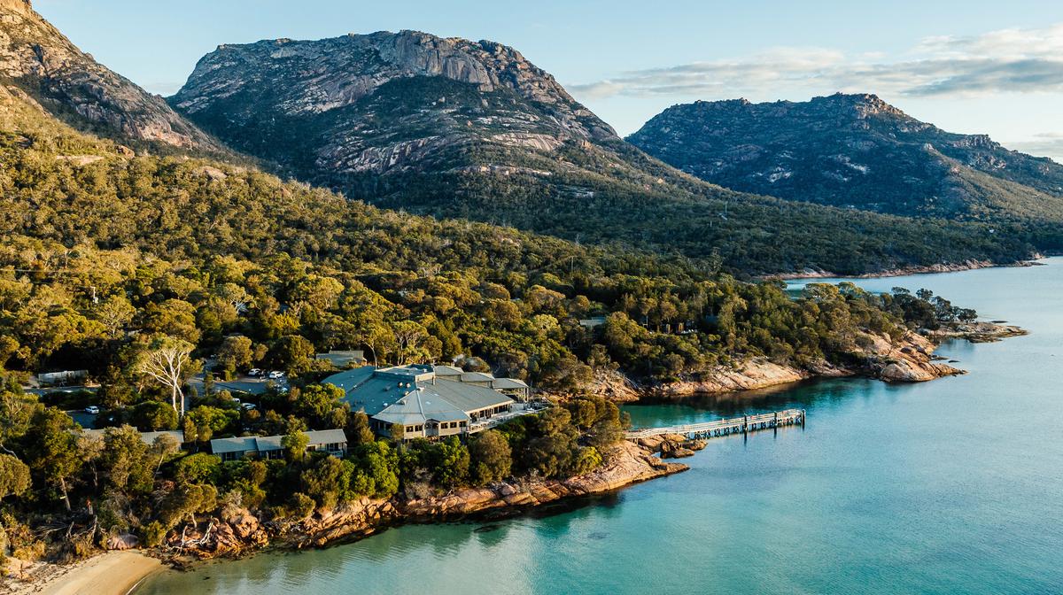 Freycinet National Park Luxury Waterside Lodge overlooking Great Oyster Bay with Daily Breakfast & A$100 Dining Credit