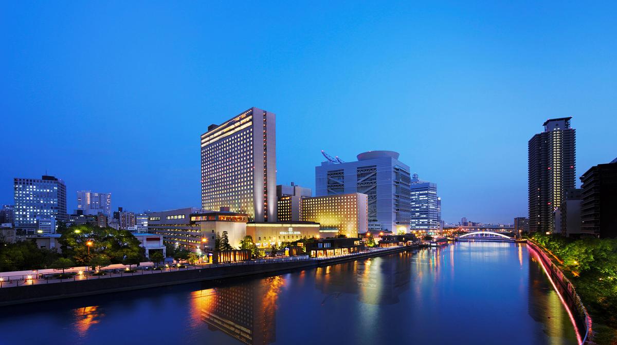 Prestigious Osaka Riverside Retreat with 17 Restaurants & Bars 