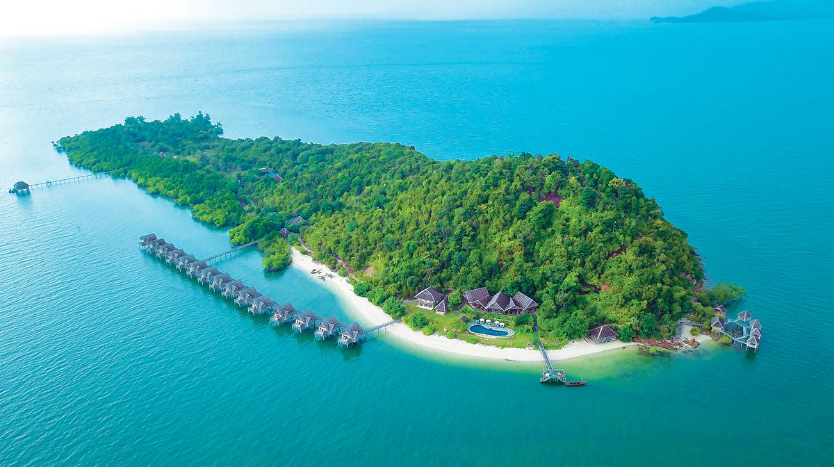 Private Island Overwater Villas near Singapore with All-Inclusive Dining, Massages & Roundtrip Transfers from Batam Pier